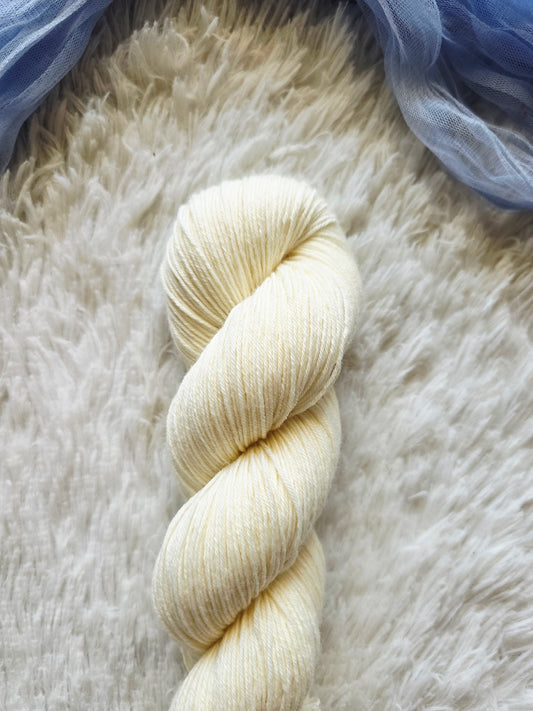 White Pumpkin BFL Sock Yarn Wooly Owl Fibers