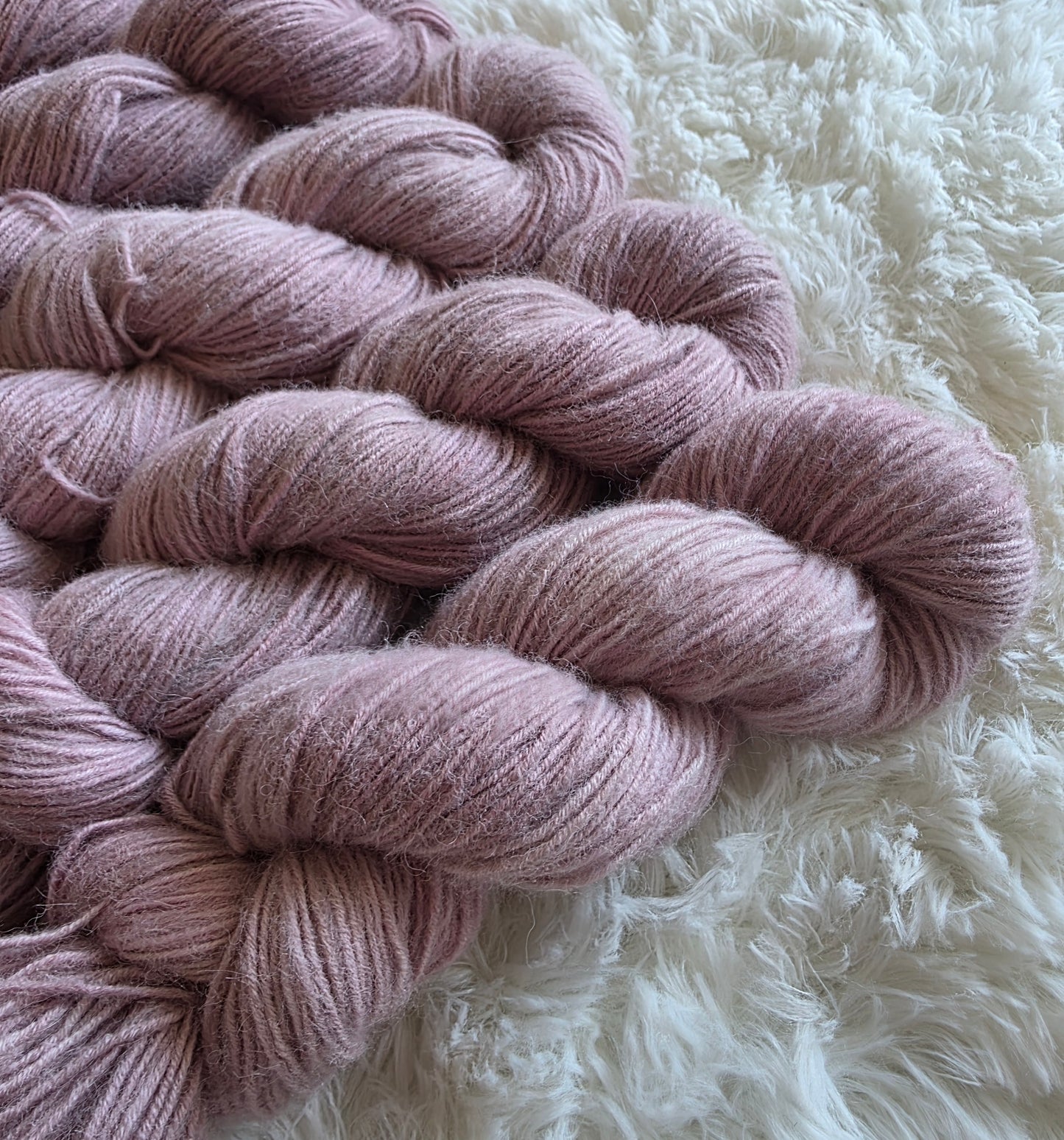 Baby Fluff Mauve DK