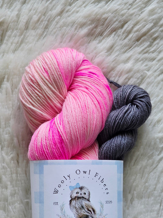 Raven's Bubblegum Sock Kit Wooly Owl Fibers